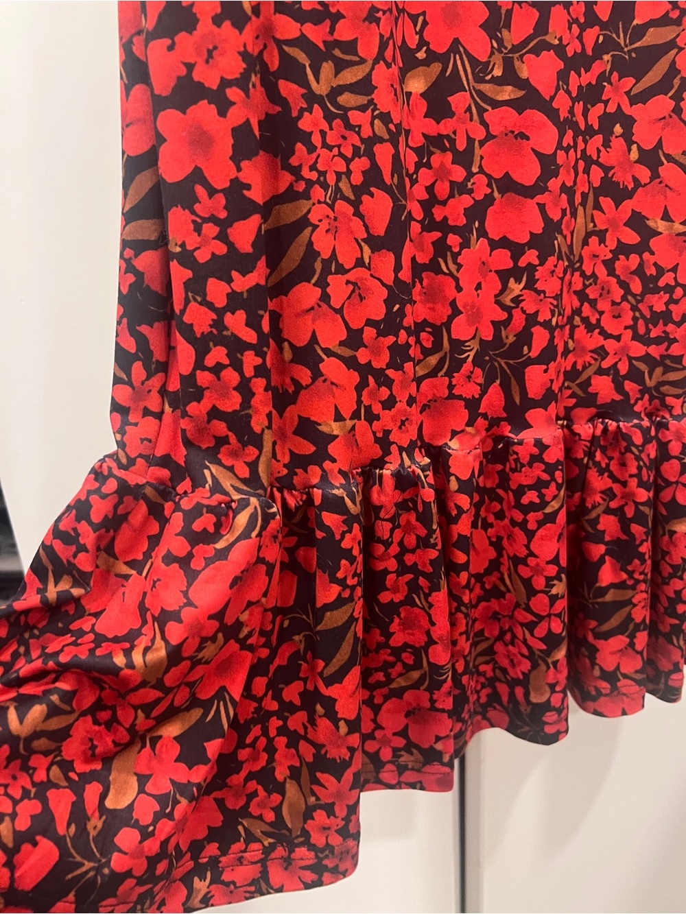 Carmen Puff Sleeve Floral Midi Dress with Ruffle Hem - Picture 5 of 9